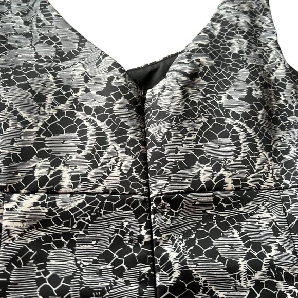 Trina Turk Quain Lace-Print Sleeveless Sheath Dress Women's 6 Black‎ White Party - Picture 6 of 12